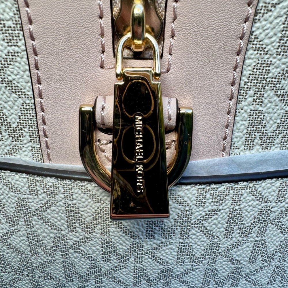 Michael Kors XL Bedford duffle - Picture 4 of 16